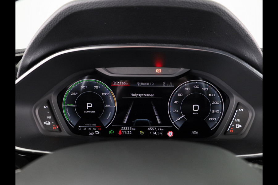 Audi Q3 45 TFSI e S edition 245pk | Navigatie | Stoelverwarming | 19 inch lichtmetalen velgen | 3 spaak afgevlakt stuurwiel