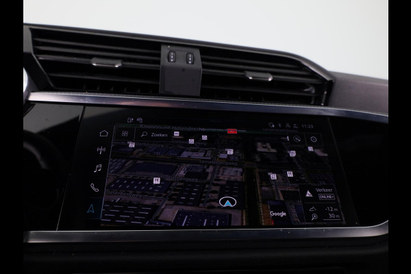 Audi Q3 45 TFSI e S edition 245pk | Navigatie | Stoelverwarming | 19 inch lichtmetalen velgen | 3 spaak afgevlakt stuurwiel