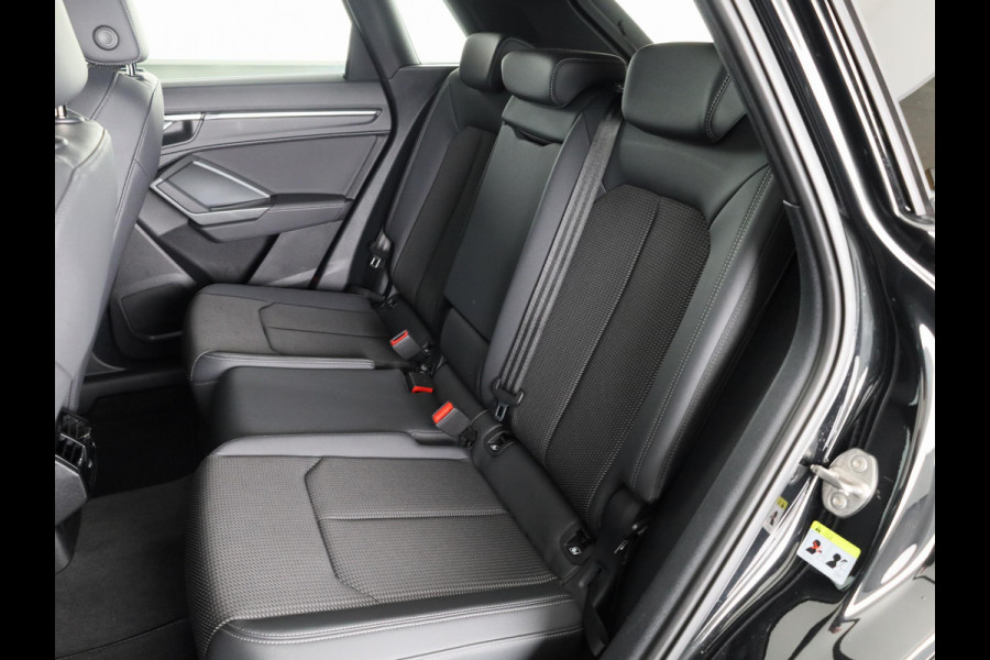 Audi Q3 45 TFSI e S edition 245pk | Navigatie | Stoelverwarming | 19 inch lichtmetalen velgen | 3 spaak afgevlakt stuurwiel