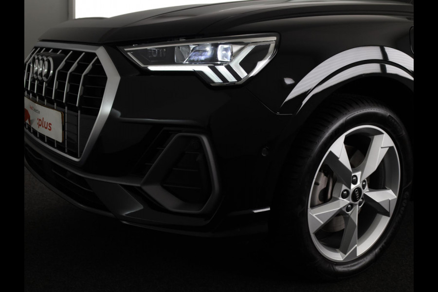 Audi Q3 45 TFSI e S edition 245pk | Navigatie | Stoelverwarming | 19 inch lichtmetalen velgen | 3 spaak afgevlakt stuurwiel