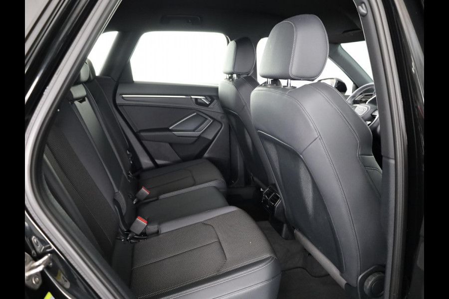 Audi Q3 45 TFSI e S edition 245pk | Navigatie | Stoelverwarming | 19 inch lichtmetalen velgen | 3 spaak afgevlakt stuurwiel