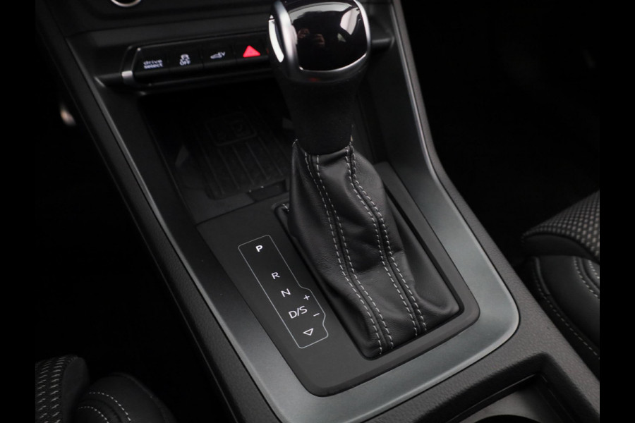 Audi Q3 45 TFSI e S edition 245pk | Navigatie | Stoelverwarming | 19 inch lichtmetalen velgen | 3 spaak afgevlakt stuurwiel