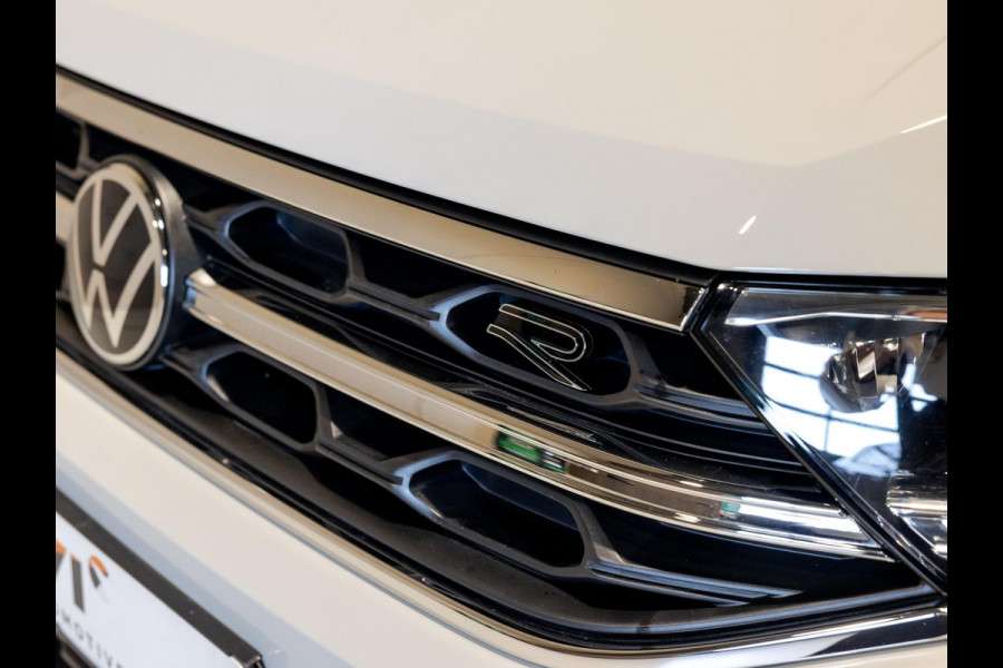 Volkswagen T-Roc 1.5 TSI R-Line Blackstyle / 150pk / Stoel en stuur verwarming / Achteruitrij camera / Keyless /