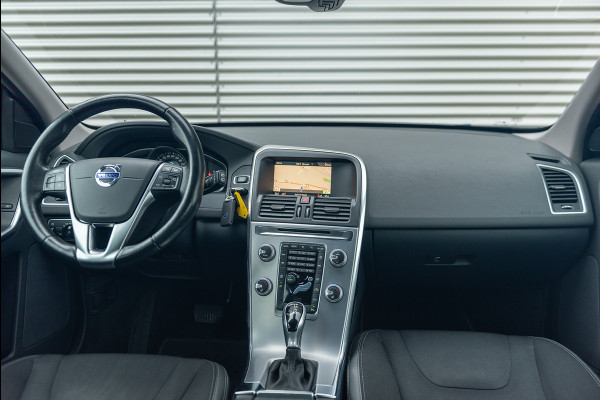 Volvo XC60 D4 Aut. Navigatie Trekhaak Parkeercamera Stoelverwarming 190pk