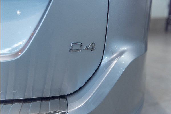 Volvo XC60 D4 Aut. Navigatie Trekhaak Parkeercamera Stoelverwarming 190pk