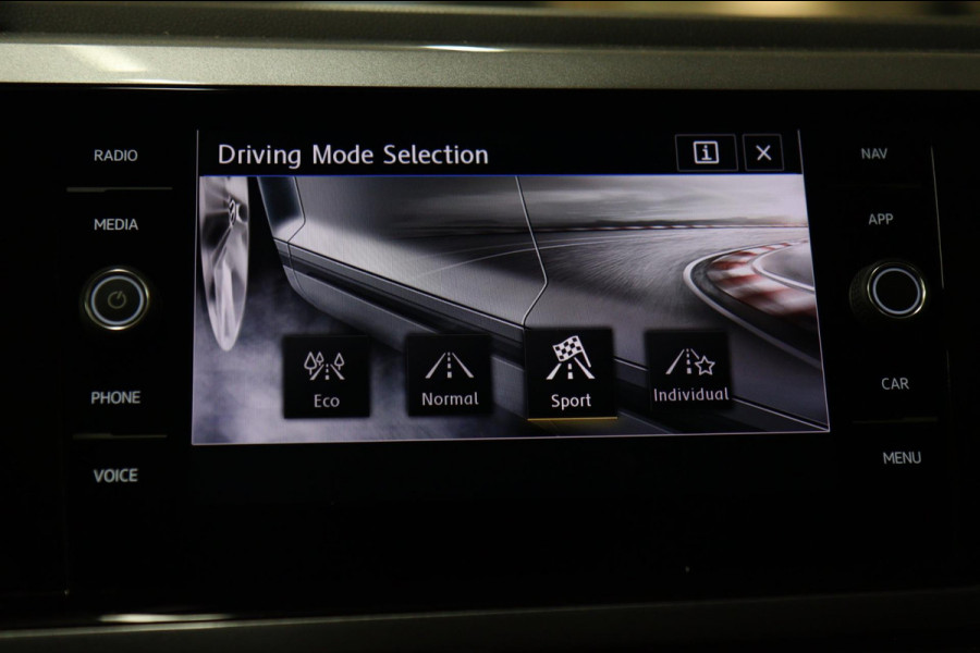 Volkswagen Polo 1.0 TSI Highline NAP/PANO/VIRTUAL/CARPLAY/BEATSSOUND/SFEERVER/VOL