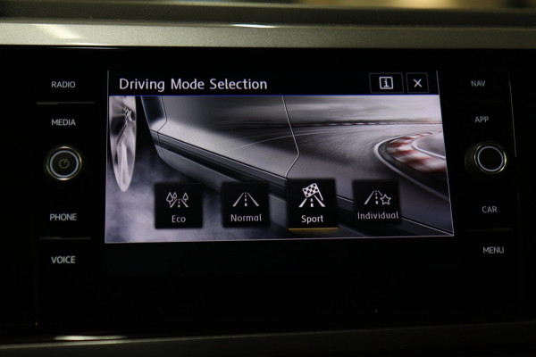 Volkswagen Polo 1.0 TSI Highline NAP/PANO/VIRTUAL/CARPLAY/BEATSSOUND/SFEERVER/VOL