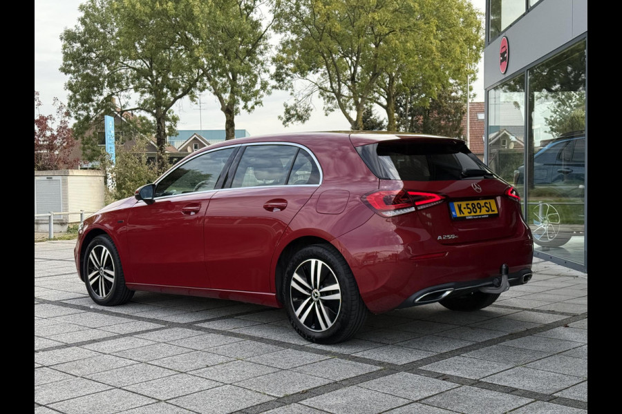 Mercedes-Benz A-Klasse 250e Aut. Business Sol. Luxury | Navi | Camera | Leder | Sfeer Verlichting |