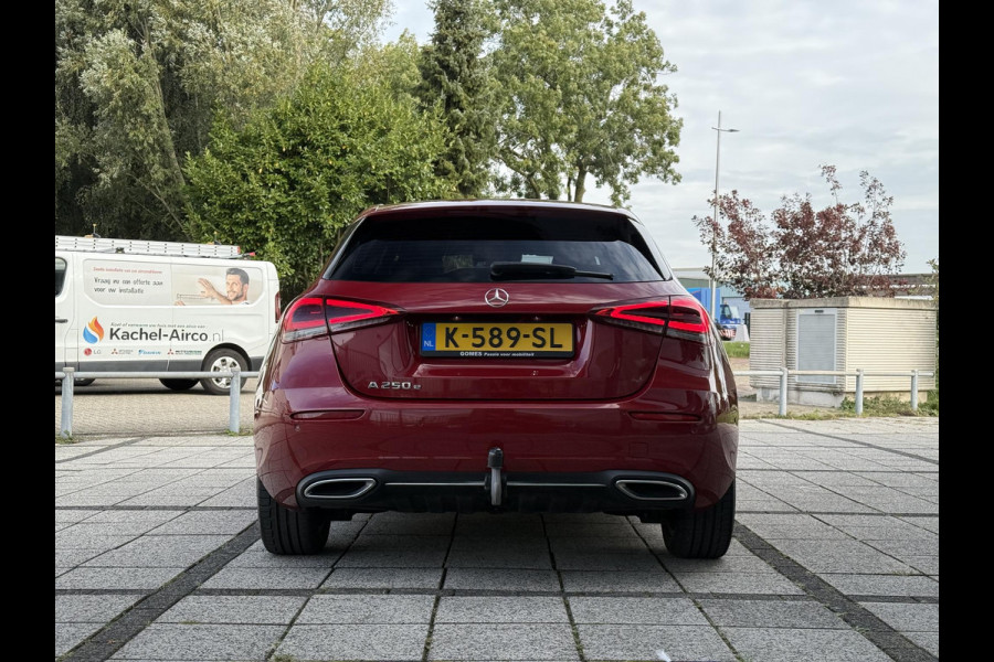 Mercedes-Benz A-Klasse 250e Aut. Business Sol. Luxury | Navi | Camera | Leder | Sfeer Verlichting |