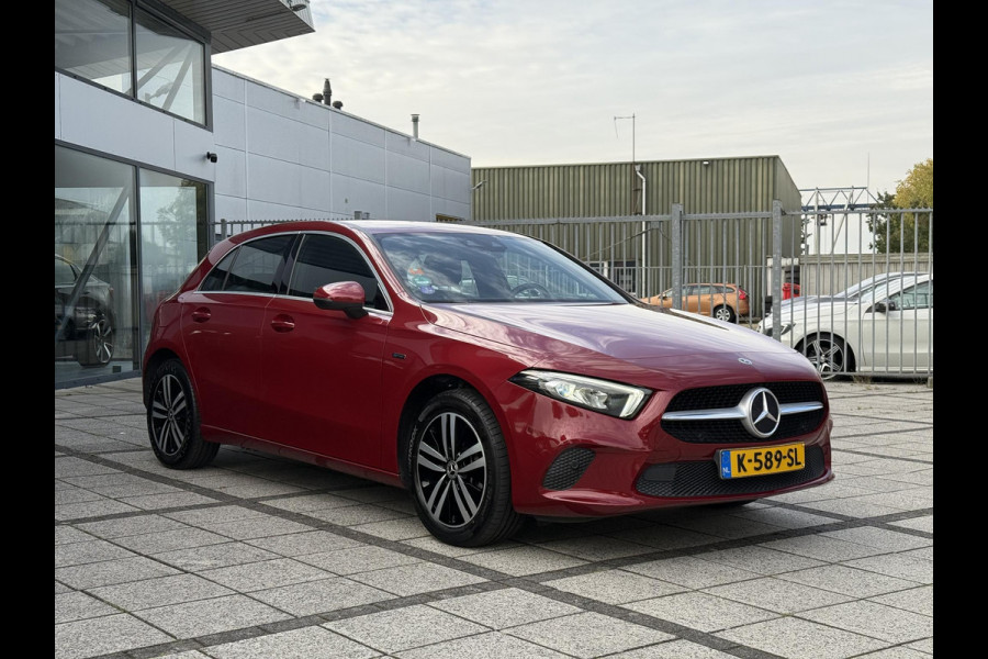 Mercedes-Benz A-Klasse 250e Aut. Business Sol. Luxury | Navi | Camera | Leder | Sfeer Verlichting |