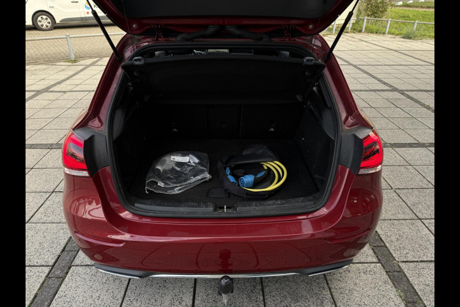 Mercedes-Benz A-Klasse 250e Aut. Business Sol. Luxury | Navi | Camera | Leder | Sfeer Verlichting |