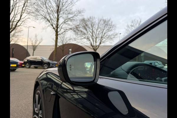 Porsche Taycan Performance 84 kWh VAN: 68.900,- VOOR: 64.440,- UW EINDEJAARSVOORDEEL: 4.460,- EURO | ADAPT. CRUISE | DODE HOEK HERKENNING | SPORTCHRONO | HEAD UP | WARMTEPOMP | DIRECT LEVERBAAR NET PORSCHE ONDERHOUD GEHAD |