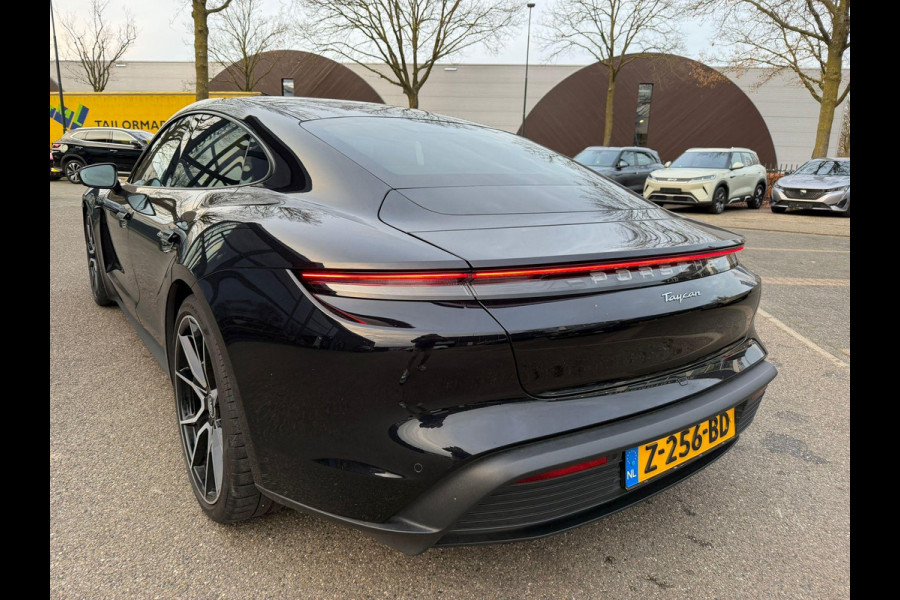 Porsche Taycan Performance 84 kWh VAN: 68.900,- VOOR: 64.440,- UW EINDEJAARSVOORDEEL: 4.460,- EURO | ADAPT. CRUISE | DODE HOEK HERKENNING | SPORTCHRONO | HEAD UP | WARMTEPOMP | DIRECT LEVERBAAR NET PORSCHE ONDERHOUD GEHAD |