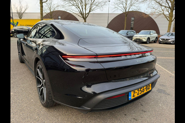 Porsche Taycan Performance 84 kWh VAN: 68.900,- VOOR: 64.440,- UW EINDEJAARSVOORDEEL: 4.460,- EURO | ADAPT. CRUISE | DODE HOEK HERKENNING | SPORTCHRONO | HEAD UP | WARMTEPOMP | DIRECT LEVERBAAR NET PORSCHE ONDERHOUD GEHAD |