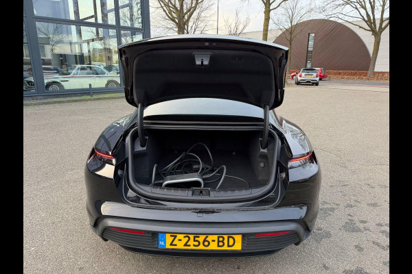 Porsche Taycan Performance 84 kWh VAN: 68.900,- VOOR: 64.440,- UW EINDEJAARSVOORDEEL: 4.460,- EURO | ADAPT. CRUISE | DODE HOEK HERKENNING | SPORTCHRONO | HEAD UP | WARMTEPOMP | DIRECT LEVERBAAR NET PORSCHE ONDERHOUD GEHAD |