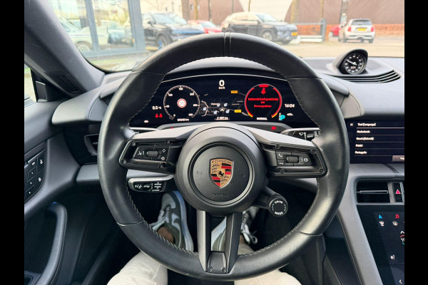 Porsche Taycan Performance 84 kWh VAN: 68.900,- VOOR: 64.440,- UW EINDEJAARSVOORDEEL: 4.460,- EURO | ADAPT. CRUISE | DODE HOEK HERKENNING | SPORTCHRONO | HEAD UP | WARMTEPOMP | DIRECT LEVERBAAR NET PORSCHE ONDERHOUD GEHAD |