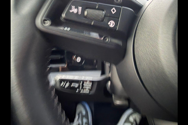 Porsche Taycan Performance 84 kWh VAN: 68.900,- VOOR: 64.440,- UW EINDEJAARSVOORDEEL: 4.460,- EURO | ADAPT. CRUISE | DODE HOEK HERKENNING | SPORTCHRONO | HEAD UP | WARMTEPOMP | DIRECT LEVERBAAR NET PORSCHE ONDERHOUD GEHAD |