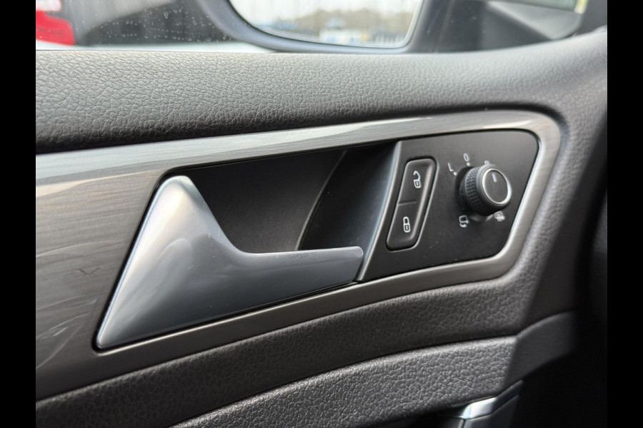 Volkswagen Golf 1.2 TSI Trendline 2e Eigenaar,Clima,Cruise,Lm velgen,Pdc V+A,Stoelverwarming,N.A.P,Weinig Km,Nieuwe Apk bij Aflevering