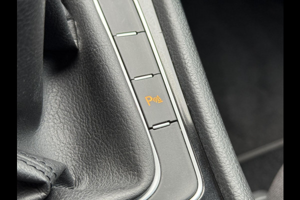 Volkswagen Golf 1.2 TSI Trendline 2e Eigenaar,Clima,Cruise,Lm velgen,Pdc V+A,Stoelverwarming,N.A.P,Weinig Km,Nieuwe Apk bij Aflevering