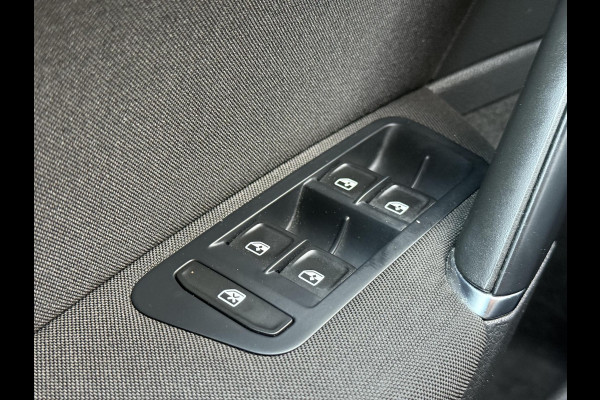 Volkswagen Golf 1.2 TSI Trendline 2e Eigenaar,Clima,Cruise,Lm velgen,Pdc V+A,Stoelverwarming,N.A.P,Weinig Km,Nieuwe Apk bij Aflevering