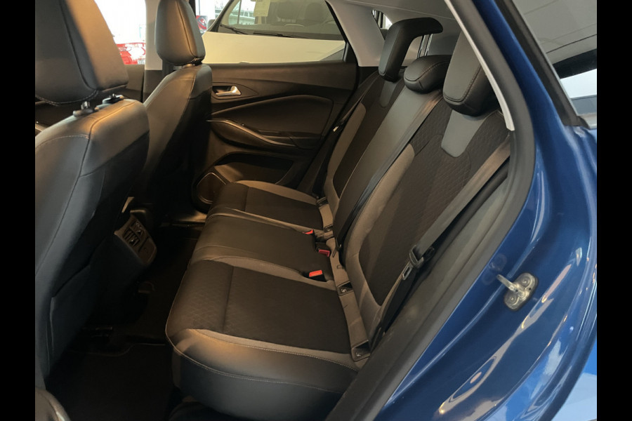 Opel Grandland X 1.2 Turbo Business Edition Achteruitrijcamera - Cruise control - Airco - Apple carplay - Alarm klasse 1  - Bluetooth - Parkeersensoren voor en achter - navigatiesysteem - Radio - Start/stop systeem - Stuur multifunctio