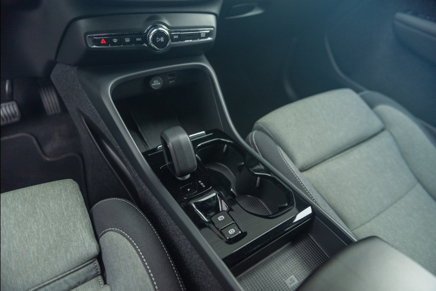 Volvo XC40 T4 Aut. Plug-in Hybrid Plus Dark ACC Parkeercamera Stoelverwarming 211pk