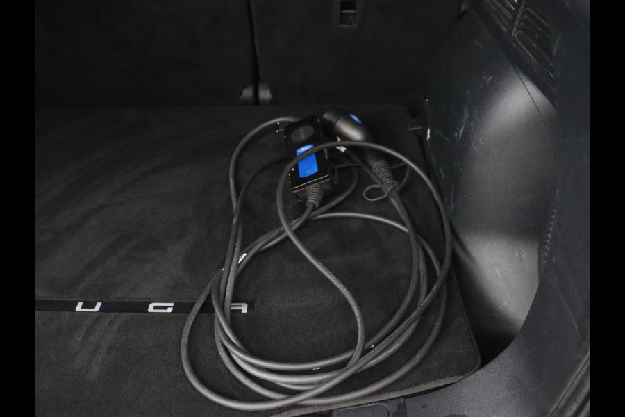 Ford Kuga 2.5 PHEV ST-Line | Trekhaak | Adaptive cruise | Carplay | 360 Camera | Navigatie | Park Assist | Dodehoek detectie | Keyless | Climate control | Bluetooth