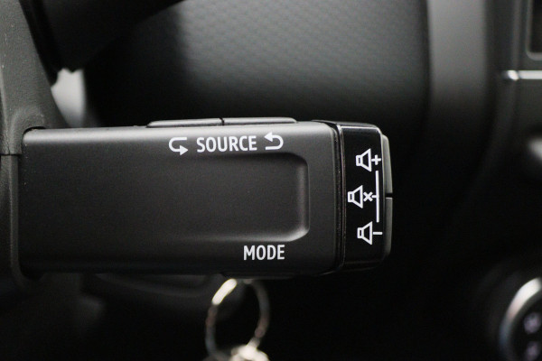 Renault Clio 1.0 TCe Zen LED, Apple Carplay, Lane Assist, Cruise, PDC, 16"