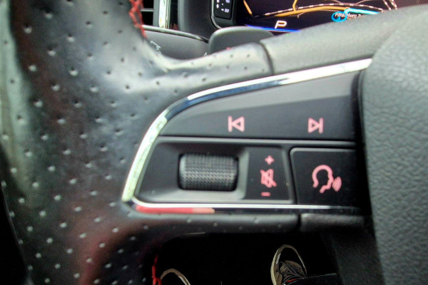 Seat Ateca 1.5 TSI FR Business Intense . Panoramadak . Trekhaak