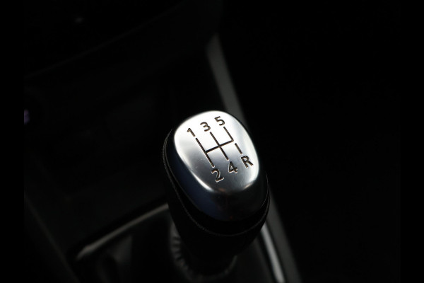 Renault Clio Estate 0.9 TCe LIMITED + NAVIGATIE | LMV | PRIVACY GLASS | CRUISE CONTROL