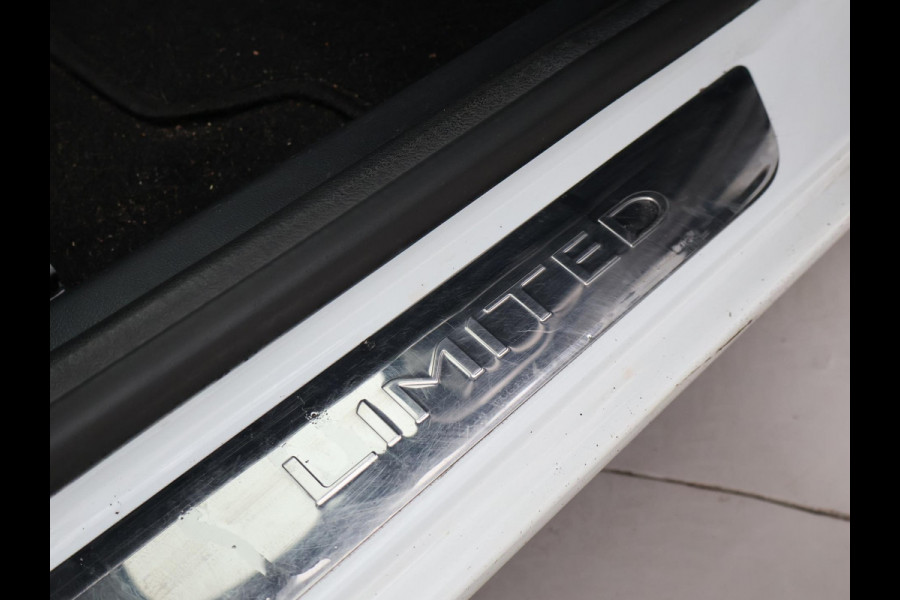 Renault Clio Estate 0.9 TCe LIMITED + NAVIGATIE | LMV | PRIVACY GLASS | CRUISE CONTROL