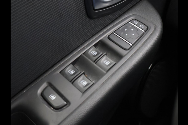 Renault Clio Estate 0.9 TCe LIMITED + NAVIGATIE | LMV | PRIVACY GLASS | CRUISE CONTROL