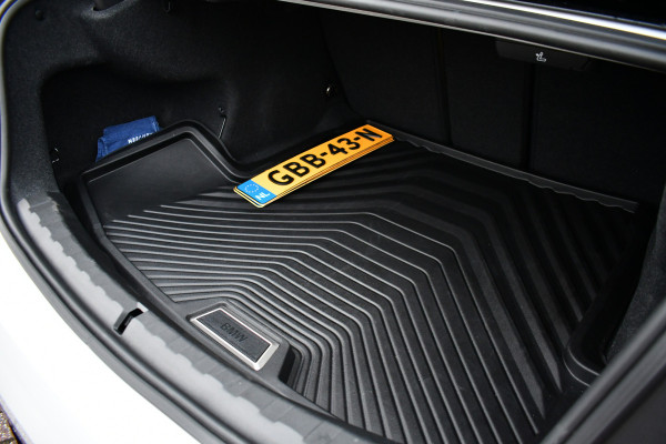 BMW 3 Serie 330D M-Sport Pro Pano H/K HUD El-zetels Parelmoer-wit!