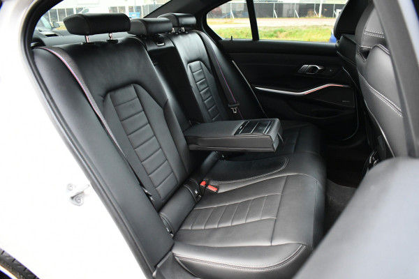 BMW 3 Serie 330D M-Sport Pro Pano H/K HUD El-zetels Parelmoer-wit!