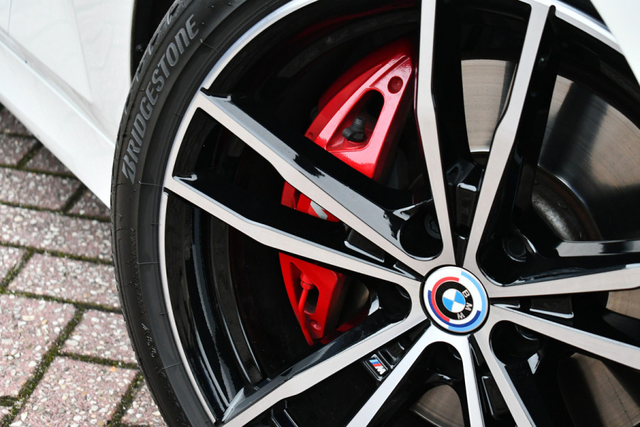 BMW 3 Serie 330D M-Sport Pro Pano H/K HUD El-zetels Parelmoer-wit!