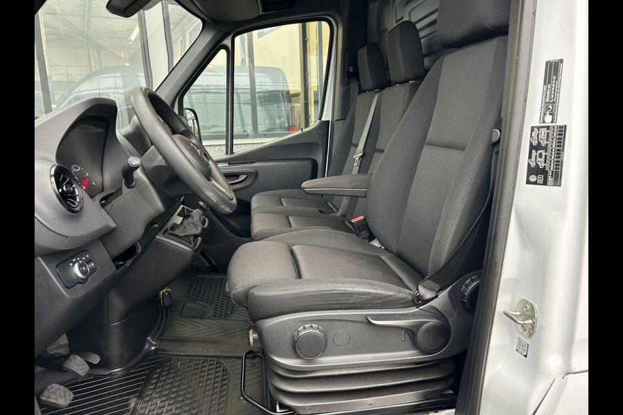 Mercedes-Benz Sprinter 317 CDI L2 H2 MBUX / 360 Camera / Parkeersensoren / Navigatie / Cruise control / Airco / 270 Graden achterdeuren