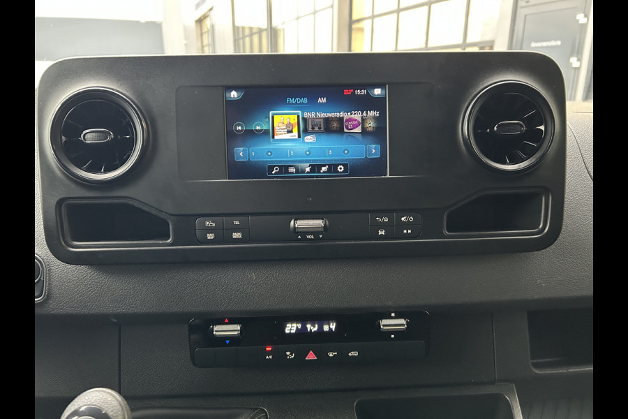 Mercedes-Benz Sprinter 317 CDI L2 H2 MBUX / 360 Camera / Parkeersensoren / Navigatie / Cruise control / Airco / 270 Graden achterdeuren