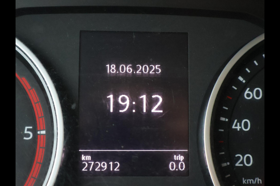 Volkswagen Crafter 35 2.0 TDI 140 PK EURO 6 BAKWAGEN MEUBELBAK + APPLE CARPLAY | AIRCO | GEVEERDE STOEL