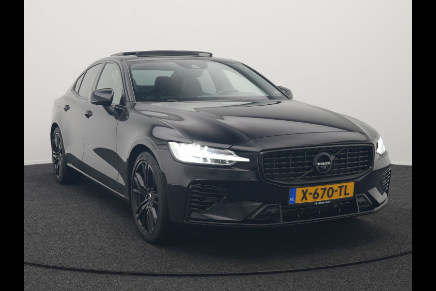 Volvo S60 Recharge T8 AWD R-Design Plug in Hybrid 391pk Black Dealer O.H PHEV | Schuifdak | Bowers & Wilkins | Head Up | Adaptive Cruise | 360 Camera | Luxe Lederen Sportstoelen Massage & Memory | 19"L.M | Keyless | Navigatie |