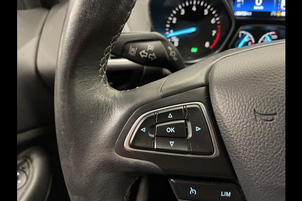 Ford Kuga 1.5 EcoBoost ST Line Trekhaak Navigatie Parkeersensoren Park Assist Cruise Control Xenon Climate Control Lichtmetalen velgen Getinte ramen