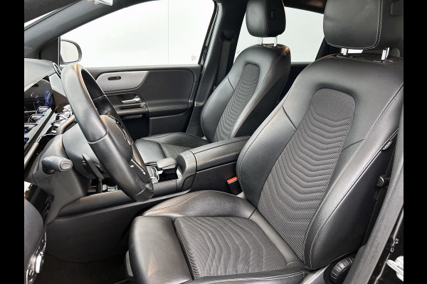 Mercedes-Benz B-Klasse 180 Business Solution Plus(NL-auto, Perfect OnderH, Camera, StoelV, Navi, Cruise Con, Climate Con, Etc)