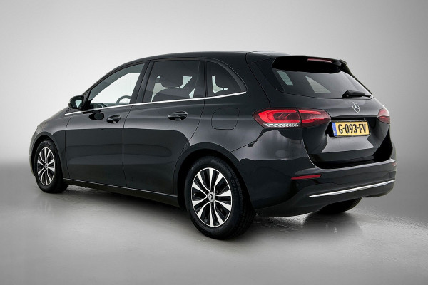 Mercedes-Benz B-Klasse 180 Business Solution Plus(NL-auto, Perfect OnderH, Camera, StoelV, Navi, Cruise Con, Climate Con, Etc)