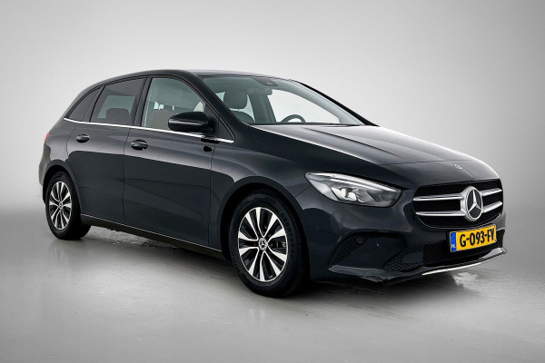 Mercedes-Benz B-Klasse 180 Business Solution Plus(NL-auto, Perfect OnderH, Camera, StoelV, Navi, Cruise Con, Climate Con, Etc)
