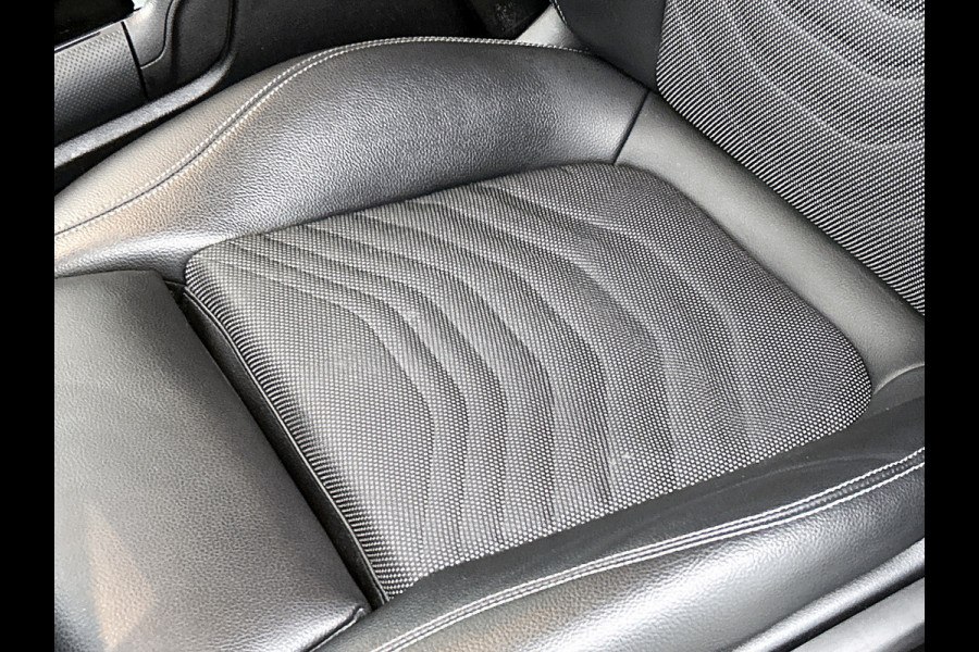 Mercedes-Benz B-Klasse 180 Business Solution Plus(NL-auto, Perfect OnderH, Camera, StoelV, Navi, Cruise Con, Climate Con, Etc)