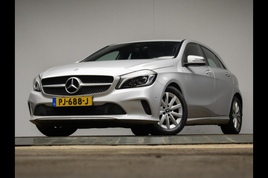 Mercedes-Benz A-Klasse 180 Business Solution Sport FACELIFT (NAVI,LED,XENON,CAMERA,STOELVERWARMING,SPORTSTOELEN,GETINT,NETTESTAAT)