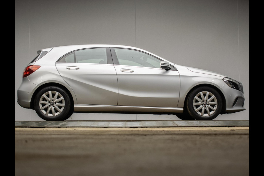 Mercedes-Benz A-Klasse 180 Business Solution Sport FACELIFT (NAVI,LED,XENON,CAMERA,STOELVERWARMING,SPORTSTOELEN,GETINT,NETTESTAAT)