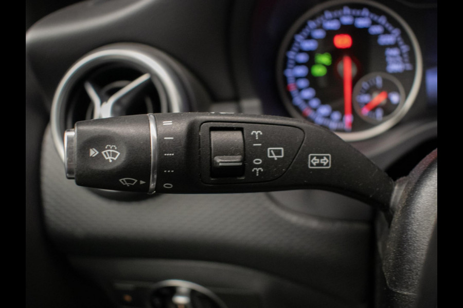 Mercedes-Benz A-Klasse 180 Business Solution Sport FACELIFT (NAVI,LED,XENON,CAMERA,STOELVERWARMING,SPORTSTOELEN,GETINT,NETTESTAAT)