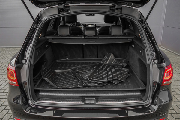 Mercedes-Benz GLC 300e 4M AMG Pano Memory LED Trekhaak 360° 20"