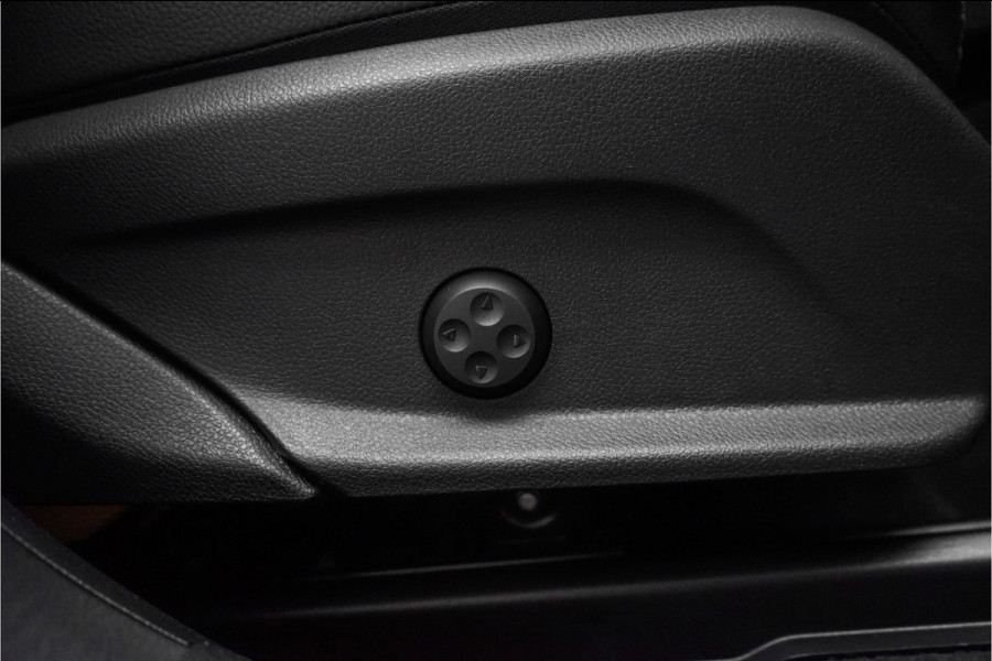 Mercedes-Benz GLC 300e 4M AMG Pano Memory LED Trekhaak 360° 20"