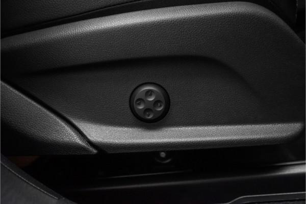 Mercedes-Benz GLC 300e 4M AMG Pano Memory LED Trekhaak 360° 20"